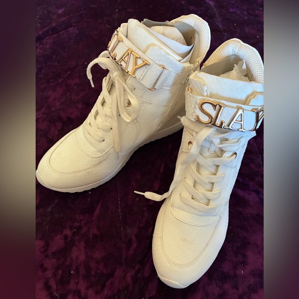 White High-Top Sneakers with Gold 'SLAY' Accent